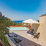 Pater Meus - Sea View, Pool & Parking 4* 체팔루
