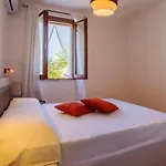Pater Meus - Sea View, Pool & Parking 아파트호텔 체팔루