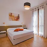 Pater Meus - Sea View, Pool & Parking 4*