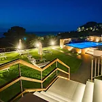 Pater Meus - Sea View, Pool & Parking 4* 체팔루