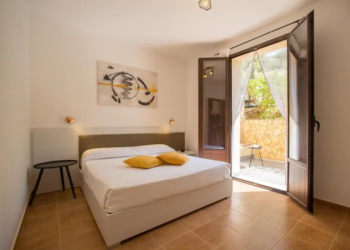 Lejlighedshotel Pater Meus - Sea View, Pool & Parking