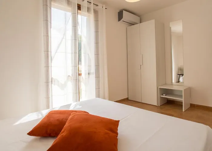 Lejlighedshotel Pater Meus - Sea View, Pool & Parking Cefalù