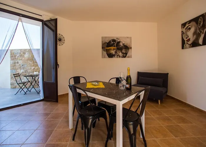 Pater Meus - Sea View, Pool & Parking Lejlighedshotel