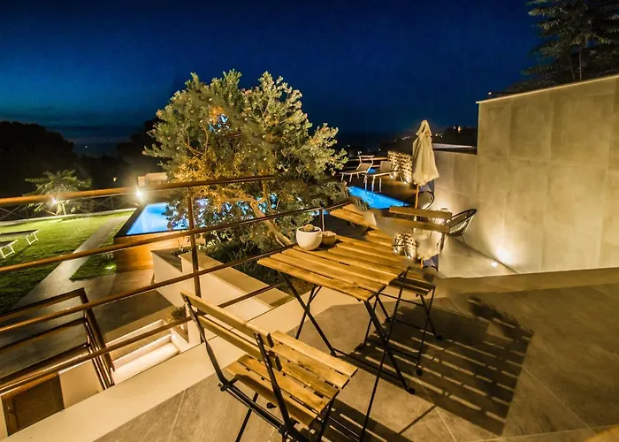 Pater Meus - Sea View, Pool & Parking Lejlighedshotel 4*